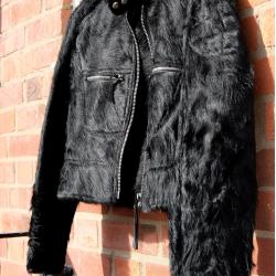 Cowhide Fur Runway Jacket: Luxurious Craftsmanship and Impeccable Style Cowhide Fur Runway Jacket: Luxurious Craftsmanship and Impeccable Style
