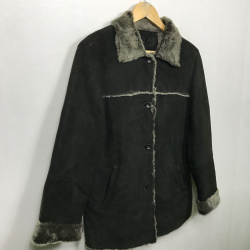 Vintage Style Leather Jacket with Sophisticated Design and Fur Lining Vintage Style Leather Jacket with Sophisticated Design and Fur Lining