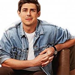 How I Met Your Father 2022 Jesse Denim Jacket	